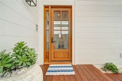 114 E Oceanfront, Newport Beach, CA 92661 - photo 6