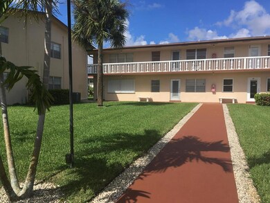 97 Windsor E, West Palm Beach, FL 33417 - photo 3