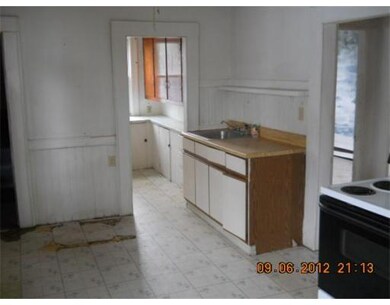93 Revere St unit 95, Springfield, MA 01108 - photo 3