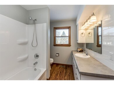 101 31st St SW, Cedar Rapids, IA 52404 - photo 5