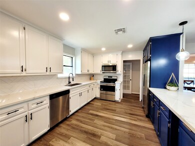 1402 Allen St, Rosenberg, TX 77471 - photo 6