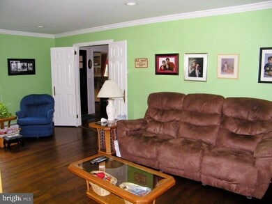 727 N Wales Rd, North Wales, PA 19454 - photo 7