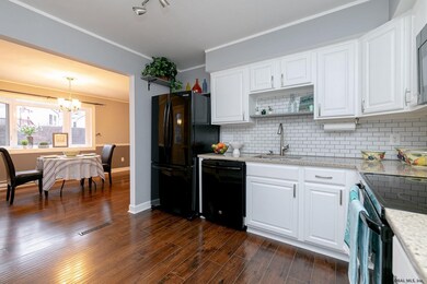 34 Acorn Ave, Rensselaer, NY 12144 - photo 7