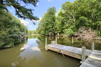 Dock with easy access to Piankatank River