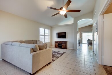 1362 W Cindy St-20