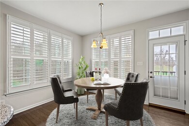 Perfect spot for grabbing quick meals!
*Virtually