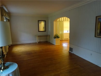 3331 Altamont Ave, Cleveland, OH 44118 - photo 3