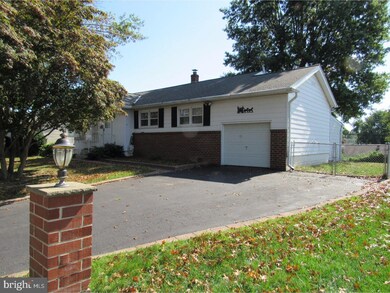 3746 Donegal Ln, Brookhaven, PA 19015 - photo 2