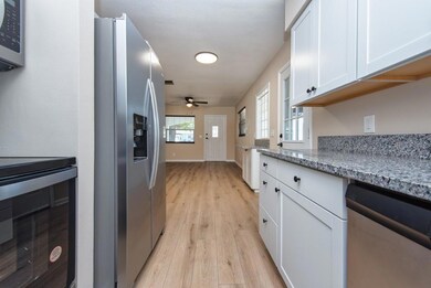 6303 S Lansdale Cir, Tampa, FL 33616 - photo 7