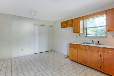 307 Pineridge Dr, Hopkinsville, KY 42240 - photo 4