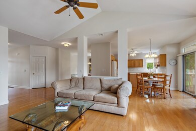 2 El Dorado Ct, Lake In the Hills, IL 60156 - photo 4