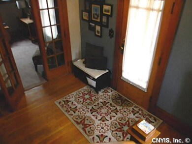 Foyer Spacious front Foyer