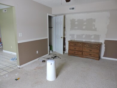 806 Helmwood Cir, Mount Washington, KY 40047 - photo 6