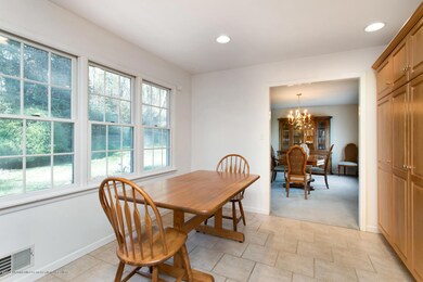 6 Marlpit Pl Middletown NJ-large-018-13-