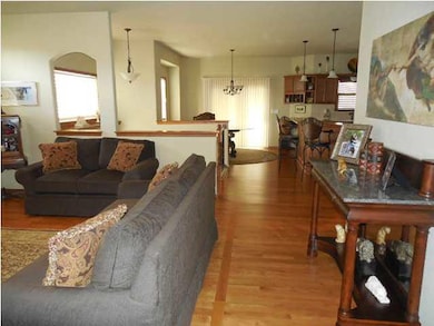 Fun OPEN FLOOR PLAN for living,dining, and kitchen