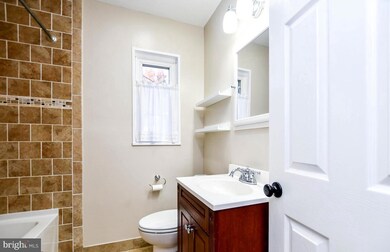 9828 Hollow Glen Place unit 2560, Silver Spring, MD 20910 - photo 6
