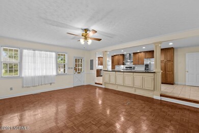 313 Forest Grove Ave, Jacksonville, NC 28540 - photo 4