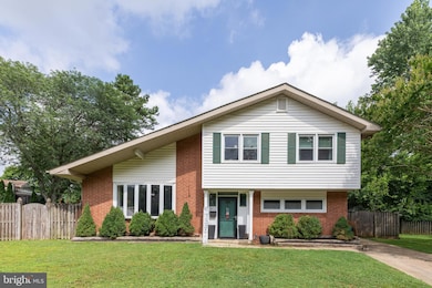 802 Streambank Ct, Towson, MD 21286 - photo 2