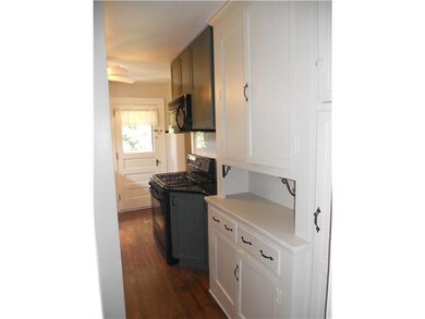 Kitchen. Next to the stove there are beautiful bui