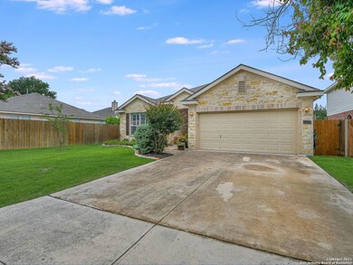 24414 Grape Creek Ln, San Antonio, TX 78255 - photo 2