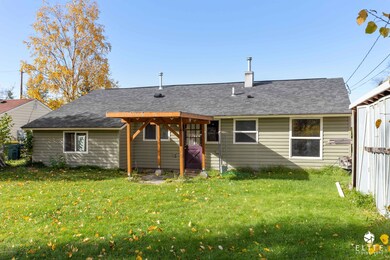 1609ElmendorfDr(5of20)