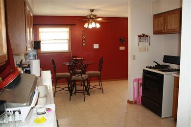 314 W 4th St, Hugoton, KS 67951 - photo 7