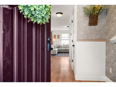 907 E 16th St, Lafayette, OR 97127 - photo 7