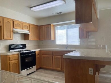 225 Curtiss Ln, Coalinga, CA 93210 - photo 6