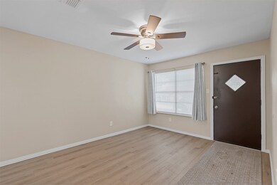 2801 Skyline Dr unit A, Fort Worth, TX 76114 - photo 3