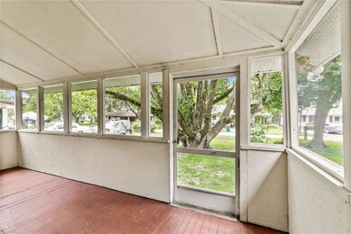 610 N Rockingham Ave, Tavares, FL 32778 - photo 7