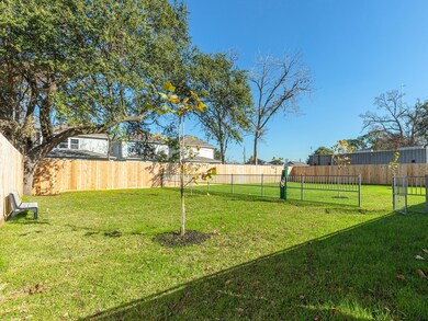 506 W Donovan St unit C, Houston, TX 77091 - photo 6