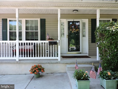 643 Cooper St, Woodbury, NJ 08096 - photo 2