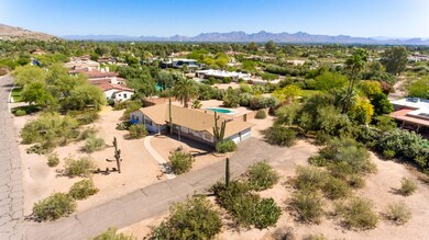 LARGE CORNER PV LOT