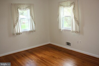 6612 Beddoo St, Alexandria, VA 22306 - photo 3