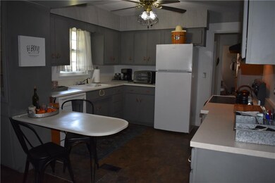 606 Ricker Dr, Frankfort, IN 46041 - photo 5