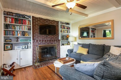 7025 Grove Rd, Alexandria, VA 22306 - photo 4