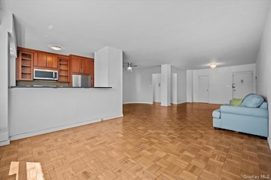 Glen Briar Apartments unit 610, Bronx, NY 10463 - photo 3