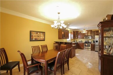 Kitchen & Dining