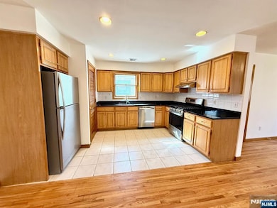 68 Somme St unit 2, Newark, NJ 07105 - photo 5