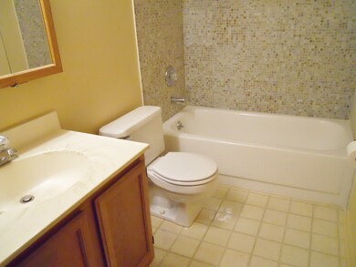 1118 Stratford Ln, Algonquin, IL 60102 - photo 2