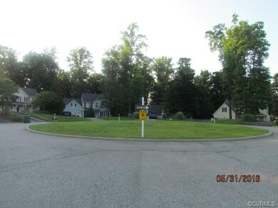 Roundabout at the end of Walking Path, Subject pro