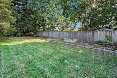 515 Juniper St, Quakertown, PA 18951 - photo 2