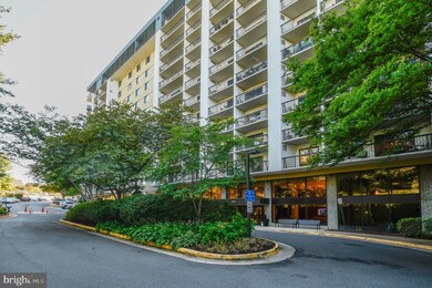 Lakeside Plaza Condominium unit 513, Baileys Crossroads, VA 22041 - photo 6