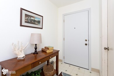 Entryway 6326-FULL