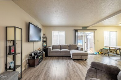 687 SE Quay Ave, Lincoln City, OR 97367 - photo 2