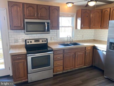 232 S 5th St, Womelsdorf, PA 19567 - photo 7