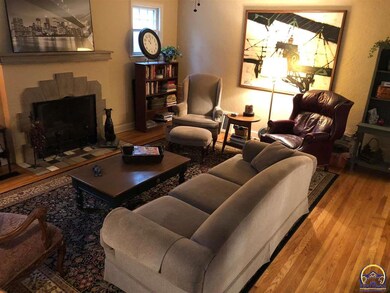 1320 SW Wayne Ave, Topeka, KS 66604 - photo 3