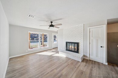 705 SE 14th St, Pryor, OK 74361 - photo 3