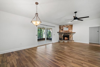 4428 Meadow Creek Cir, Sarasota, FL 34233 - photo 6