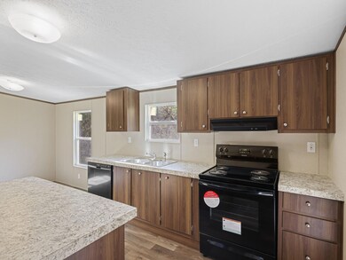 718 S Sky Ct, Granbury, TX 76049 - photo 4